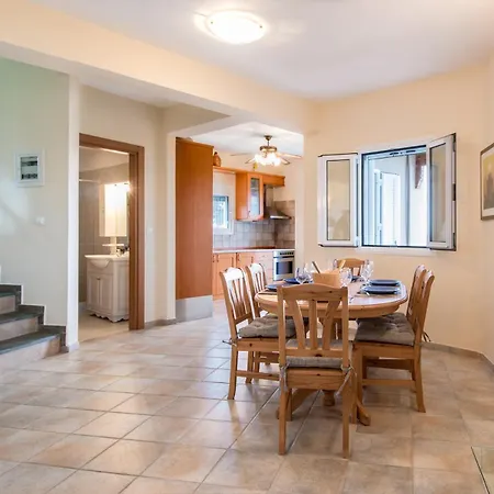 Aίολος Hébergement de vacances 3*